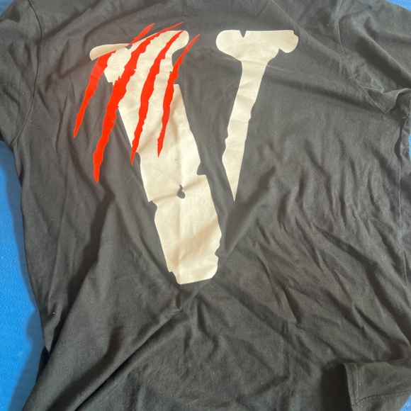 Vlone - Picture 3 of 3